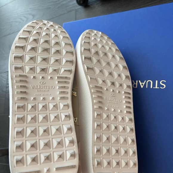 Valentino Rockstud Sneaker （SOLD） - Picture 5 of 6